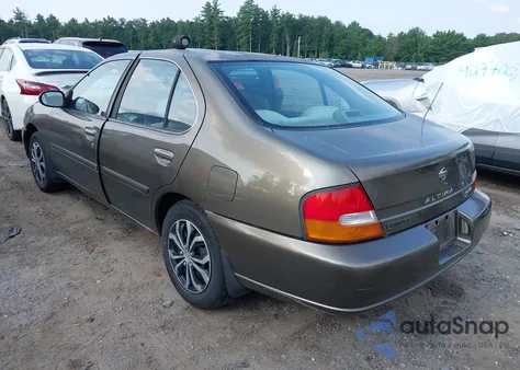 1999 Nissan Altima Xe/Gxe/Se/Gle z USA, uszkodzony, nr VIN 1N4DL01D7XC134481